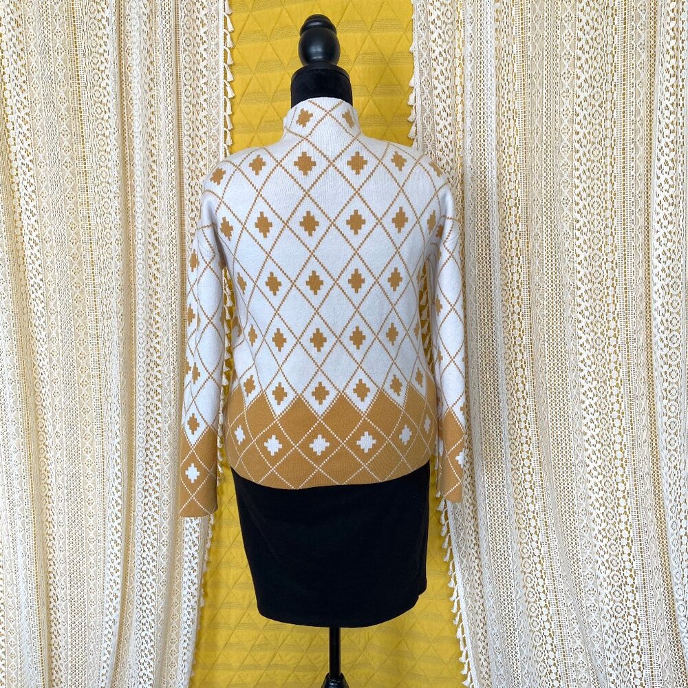 🦋 3 for $15 Rachel Zoe Funnel Mock Neck Mustard and Cream Argyle Sweater - Picture 6 of 9